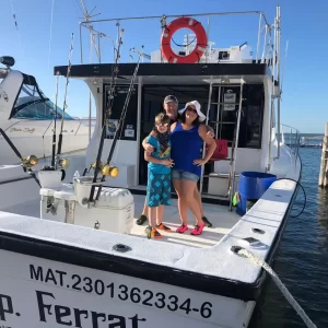 25.-DEFFENDER 48 FT Up to 14 people - Image 9